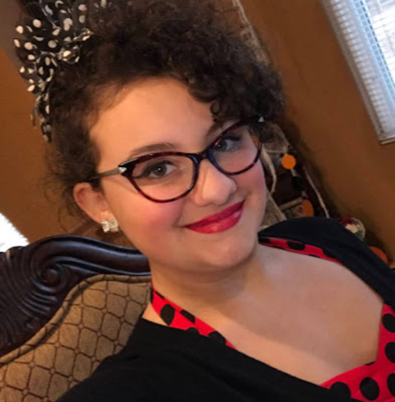 Profile Picture of Nicki Aucone (@auconenicki) on Poshmark