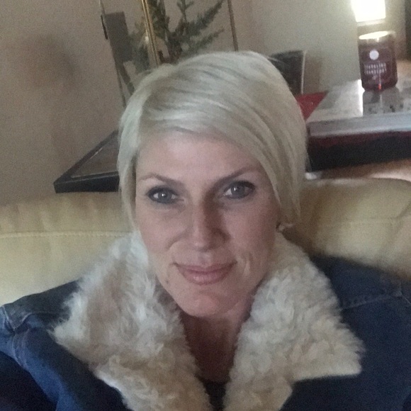 Profile Picture of Monica Uhland (@monicauhland) on Poshmark