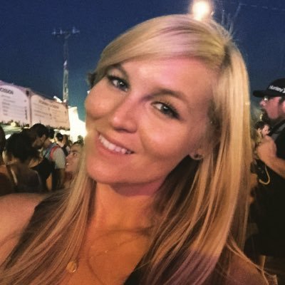 Profile Picture of Lauren Thompson (@LaurenDixieLee) on Twitter