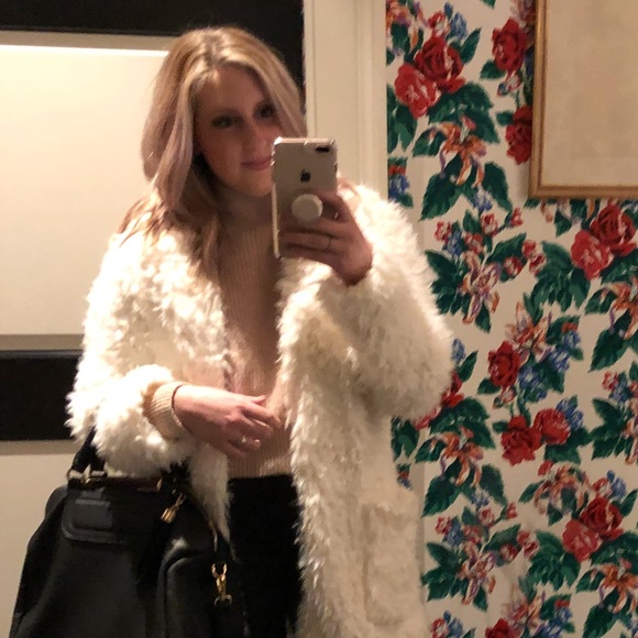 Profile Picture of Lindsey Prevett (@linynicole) on Poshmark