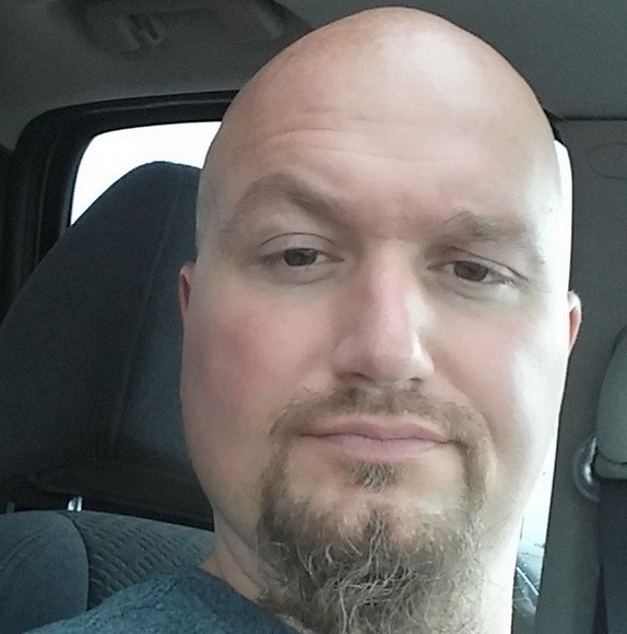 Profile Picture of Steven Howarth (@showarth27) on Poshmark