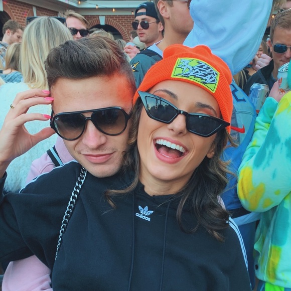 Taylor Seidell - Poshmark Profile Picture of Taylor Seidell (@tlseidell) on Poshmark