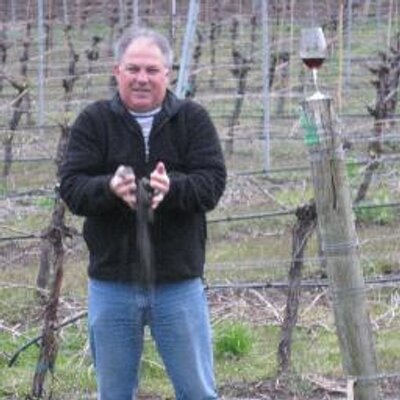 Profile Picture of Andy Phillips (@AndyOnFarmWine) on Twitter