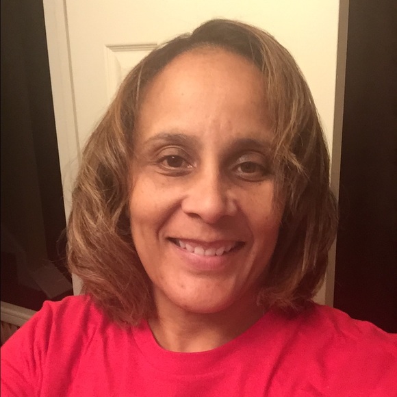 Profile Picture of Lisa Bacon (@drmbacon) on Poshmark