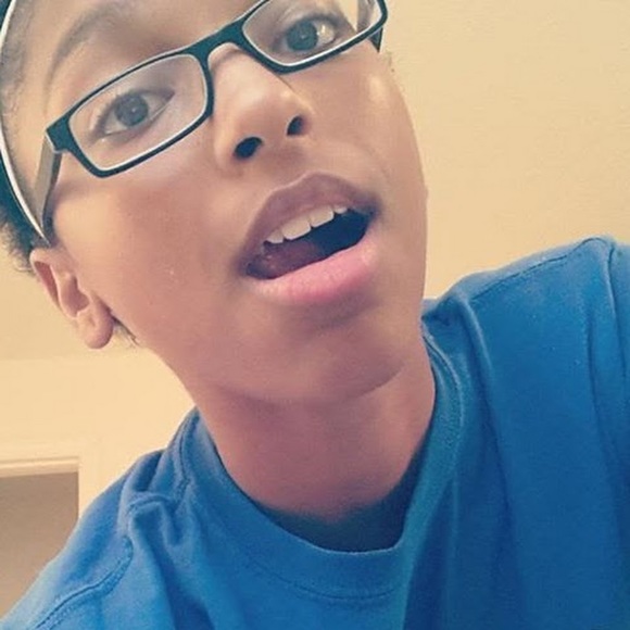 Profile Picture of Nadia Corpening (@nadia_heyy) on Poshmark