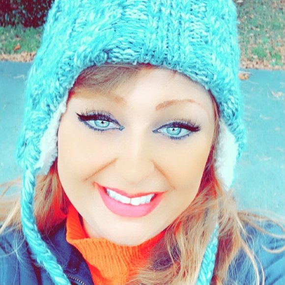 Profile Picture of Megan Rozell (@mkbrozell2424) on Poshmark