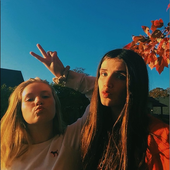 Profile Picture of Kaylee Osterkamp (@kayleeosterkamp) on Poshmark