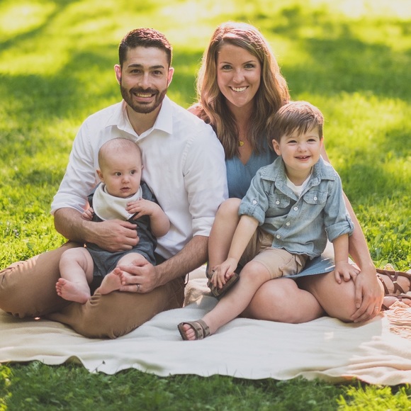 Profile Picture of Leah Cerwin (@leahcerwin) on Poshmark