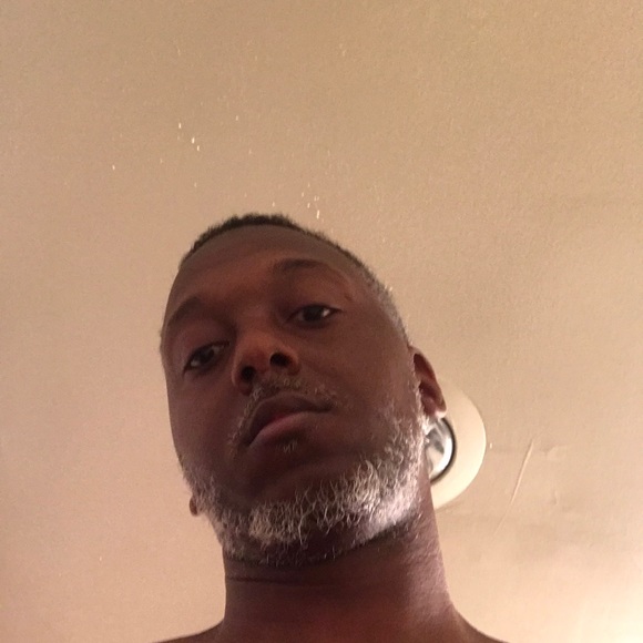 Profile Picture of Darryl Rowe (@dthebarber) on Poshmark