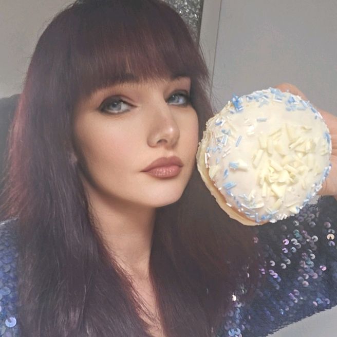 Profile Picture of Lisa (@flylisa) on Tiktok