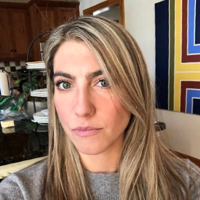 Profile Photo of Elizabeth Castle (@lizjcastle) on Twitter