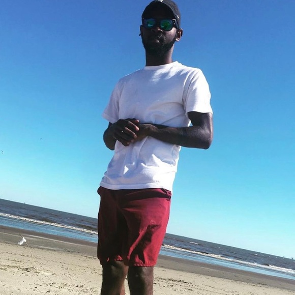 Profile Picture of Kerwin Johnson (@kerwin_johnson) on Poshmark