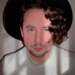 Profile Picture of David Lavar (@boy_in_strange_clothes) on Instagram