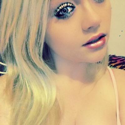 Profile Picture of Lacey Lynn Clayton (@laceybabe69) on Twitter