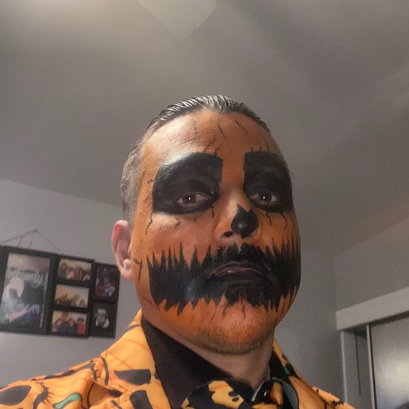 Profile Picture of Victor Chilas (@chilas1) on Poshmark