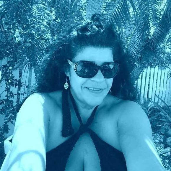 Profile Picture of Shell Aurelio (@rara69) on Poshmark
