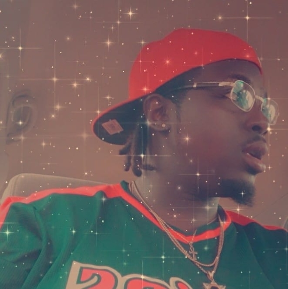 Profile Picture of Robb Lickowskyy (@anthonyt42) on Poshmark