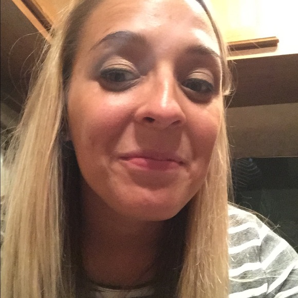 Profile Picture of Jade Horton (@jmhorto) on Poshmark