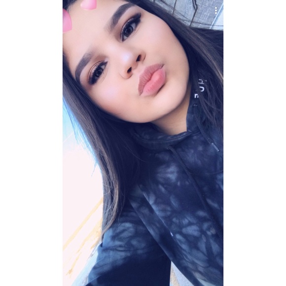 Profile Picture of Akira Labuff (@akiralabuff) on Poshmark