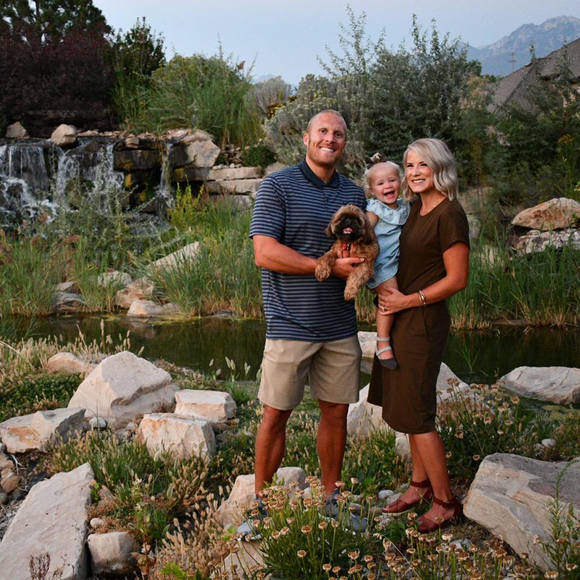 Profile Picture of Mikelle Runia (@mfeathe) on Poshmark