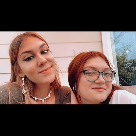 Profile Picture of Lainie Tullis (@lainietullis) on Poshmark