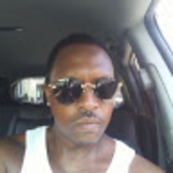 Profile Picture of Darryl Batts (@darbatts123) on Poshmark