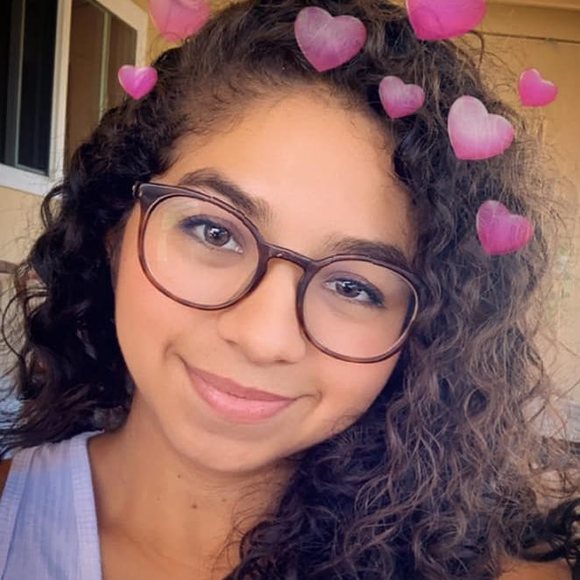 Profile Picture of Robin Royal (@thatroyalchick) on Poshmark