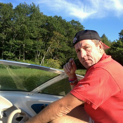 Profile Picture of Craig Larsen (@tgator1327) on Twitter