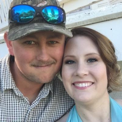 Profile Picture of Laura Kraft (@blackpowderchic) on Twitter