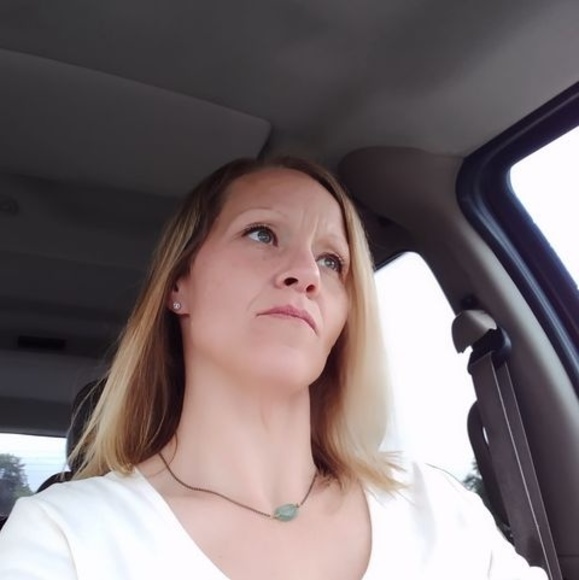 Profile Picture of Kate Hanson (@katehanson515) on Poshmark