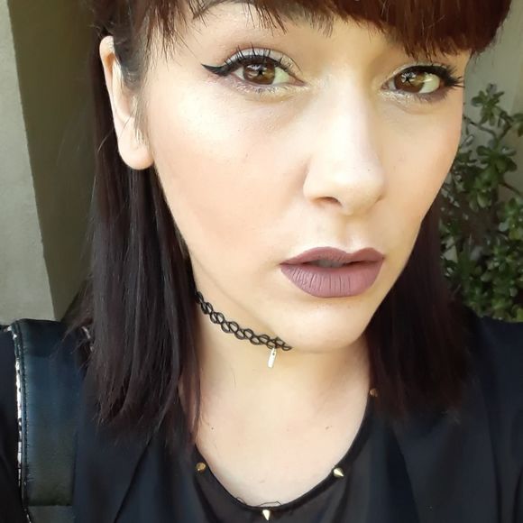 Profile Picture of Amanda Avara (@mrsavara) on Poshmark