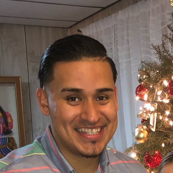 Profile Picture of Jose Samayoa (@josesamayoa) on Poshmark