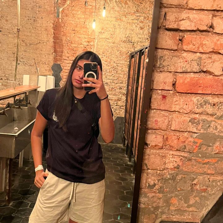 Profile Picture of Aracelli🦇 (@ledesmaara) on Tiktok