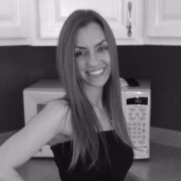 Profile Picture of Lynsey Lefave (@lynz3) on Poshmark