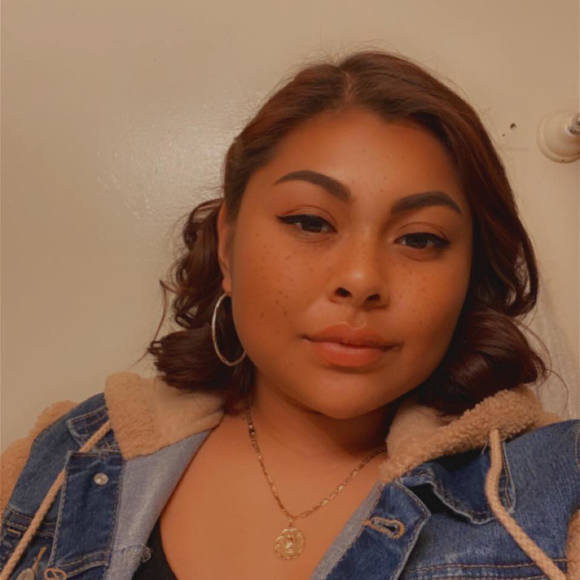 Profile Picture of Ivet Valderama (@loolass) on Poshmark