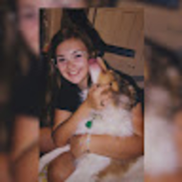 Profile Picture of Haley Perrin (@hmperrin5) on Poshmark