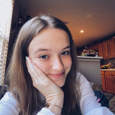 Profile Picture of Sarah ¯\_(ツ)_/¯ (@sarah_deming_) on Twitter