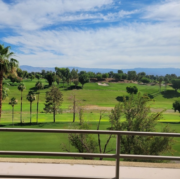 Sinuon Miech - Poshmark Profile Picture of Sinuon Miech (@sinuonmiech) on Poshmark