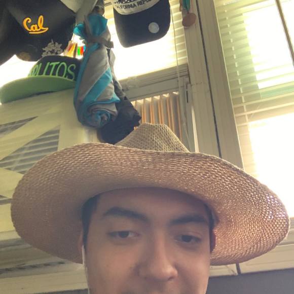 Profile Picture of Carlos Olivares (@cogamez75) on Poshmark