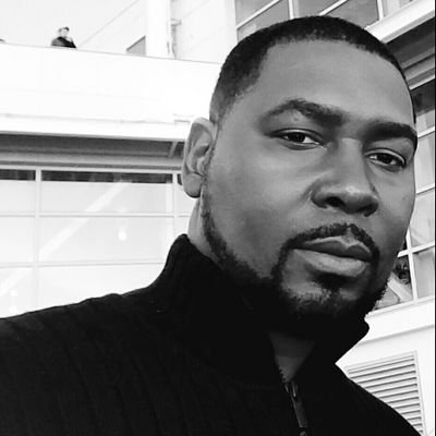 Profile Picture of Derrell Davis (@DaddySmoov) on Twitter
