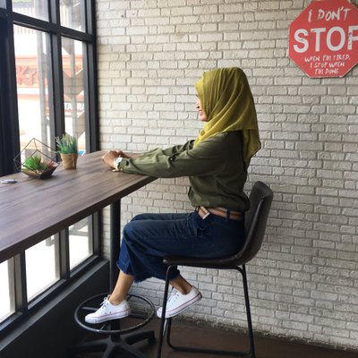 Profile Picture of Hastin Ragil Yuniati (@hastin_Yunia) on Twitter