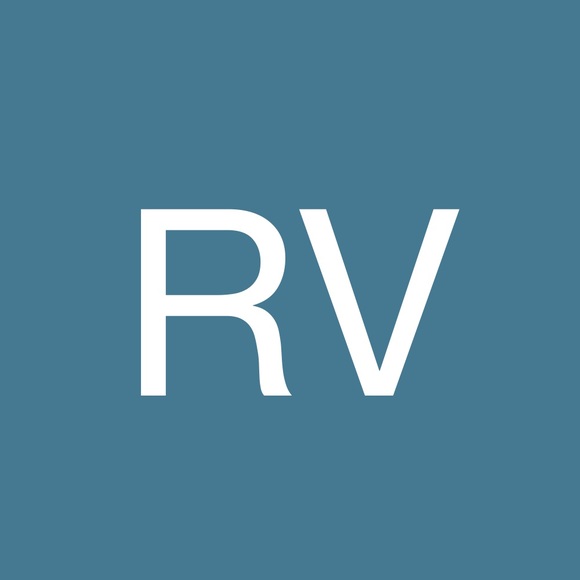 Profile Picture of Renee Virzi (@rvirzi13) on Poshmark