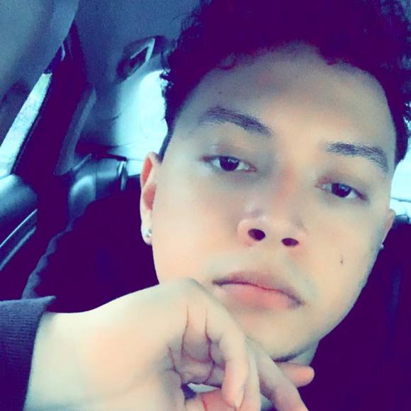 Profile Picture of Kevin Dominguez (@kevindomingu516) on Poshmark