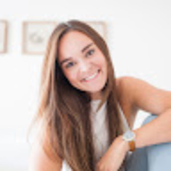 Madeline Theede - Poshmark Profile Picture of Madeline Theede (@m_theede) on Poshmark