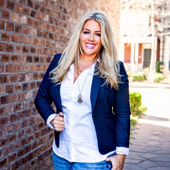 Profile Picture of Kelly Byers (@nykelly25) on Poshmark