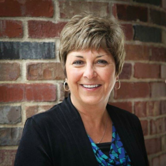 Profile Picture of Cindy Walker (@poshshopper2021) on Poshmark