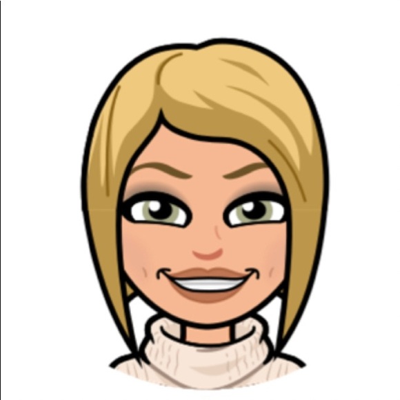 Profile Picture of Ellen Day (@disneyellen) on Poshmark