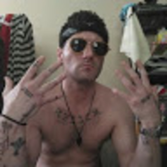 Profile Picture of Ian Miller (@idm186165) on Poshmark