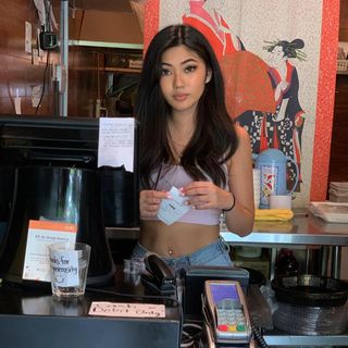 Profile Picture of Narin Kim (@skflsdyd) on Facebook