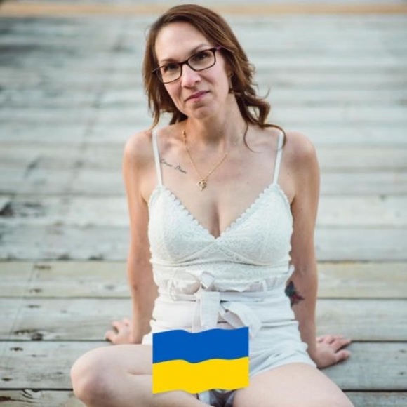 Profile Picture of Cynthia Fillion (@cynthiafillion) on Poshmark